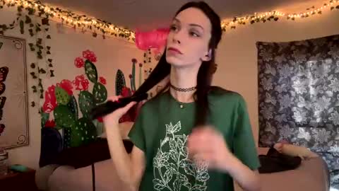 Fern Browning online show from January 10, 1:31 pm