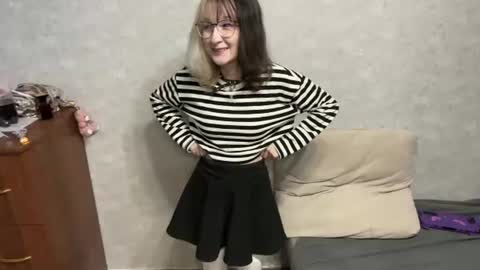 baby_killiebell online show from June 26, 12:17 pm