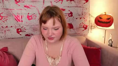 babyyulli online show from October 19, 2:52 pm