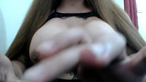 itsme jannaxx online show from April 5, 7:24 pm