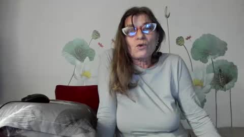 Gina online show from December 20, 1:37 pm