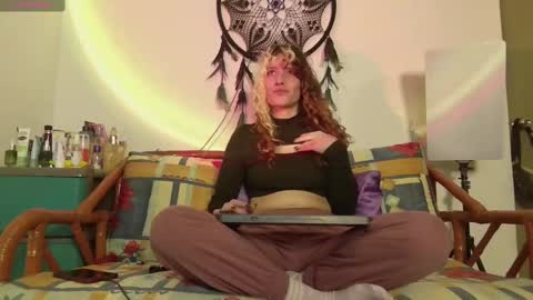 V E R O N I C A online show from March 5, 3:51 am