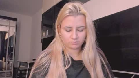 barbarasiren online show from November 4, 4:01 pm