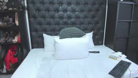 LoveDirtyPlay online show from October 7, 8:30 am