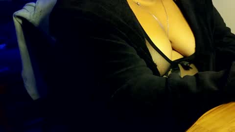 The girl next door  online show from July 2, 7:42 pm