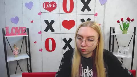 BeatriceFlyy online show from February 2, 6:15 am