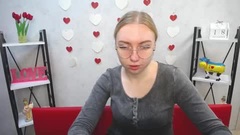 BeatriceFlyy online show from December 18, 6:10 am