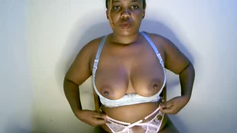 beautifulpeach2 online show from February 9, 3:43 am