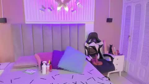 Chantall online show from June 10, 3:28 am