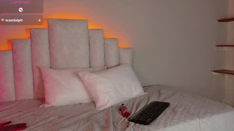 Beecckkkaaa online show from March 30, 3:11 pm