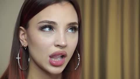 Melissa online show from October 11, 2:09 pm