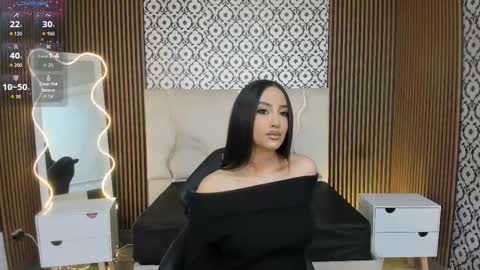 BELLA online show from November 4, 2:44 pm