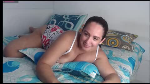 hadid online show from October 22, 12:04 am