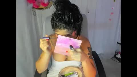 modelo independiente online show from April 16, 9:25 pm