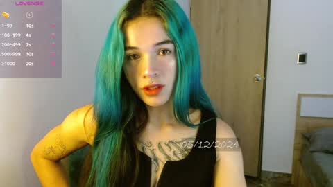   online show from December 5, 11:38 am