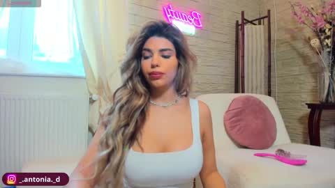 bella_posh online show from February 3, 7:46 am