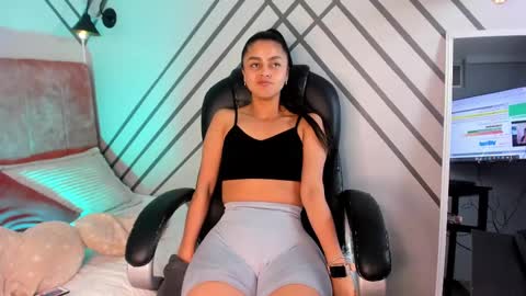 BELLA online show from February 28, 1:25 pm