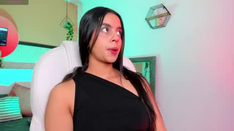 BELLA online show from April 22, 8:06 pm