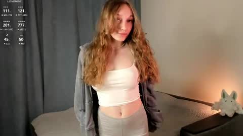 bella_xiss online show from May 4, 12:53 pm