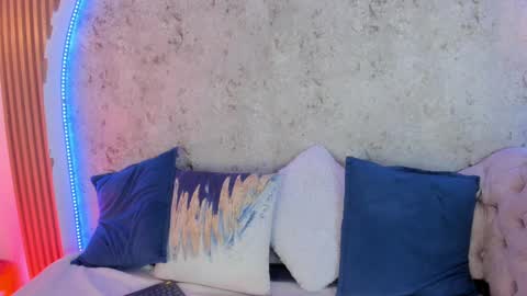 Cris online show from September 22, 8:18 pm