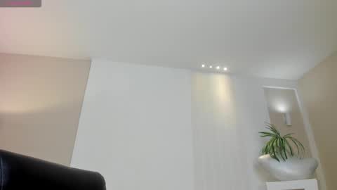 Bella online show from February 8, 11:29 pm