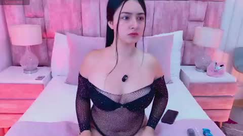 Bella Fooxs online show from July 25, 11:50 am