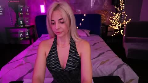 Bella online show from April 2, 1:41 pm