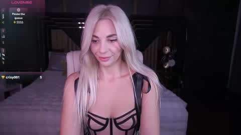 Bella online show from December 17, 9:19 pm