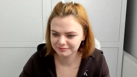 Mia online show from April 2, 6:55 am