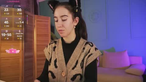 Bella online show from December 2, 4:09 pm