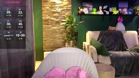 Belle online show from December 22, 5:16 pm