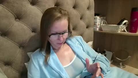 Amelia online show from October 5, 5:51 pm