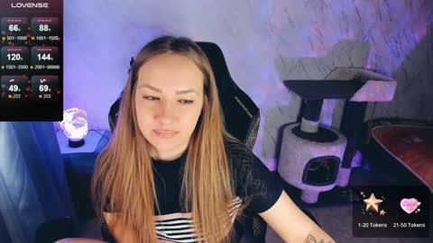 Your Annabelle Wolf  online show from January 4, 1:10 pm