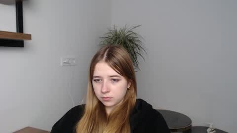 bellochka_ online show from December 17, 11:47 am