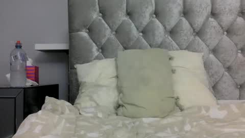 tixxie  online show from December 15, 4:59 pm