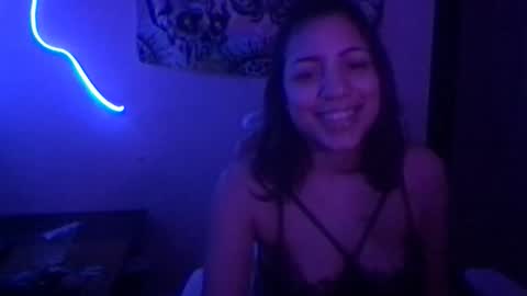 berry_bee98 online show from January 6, 6:17 am