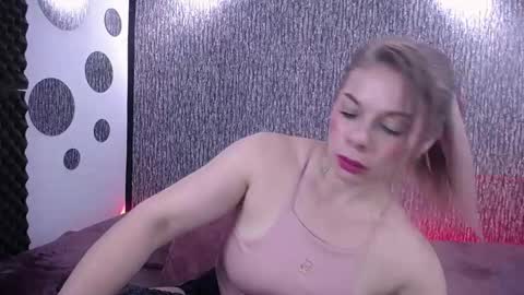 LINDA online show from December 31, 10:34 pm