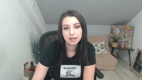 bettyjamess online show from December 14, 9:15 am