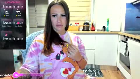   BeyonceDoll       Twitter DollBeyonce    online show from September 11, 6:30 pm