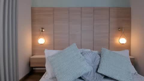 Bian  online show from September 18, 2:54 am