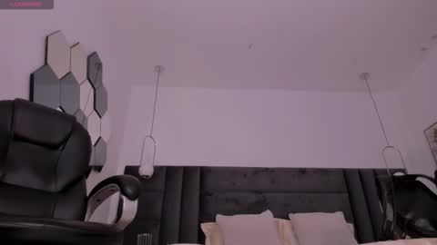 Bianca Pierce online show from November 4, 11:15 am