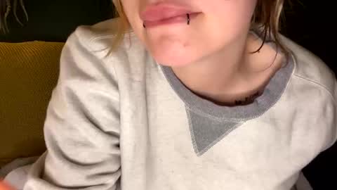 Ellie  online show from January 12, 2:39 am