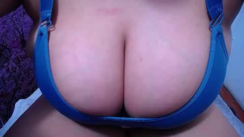  Sunny   online show from October 12, 9:39 pm