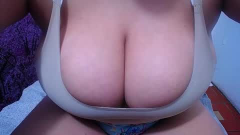  Sunny   online show from September 26, 7:06 am