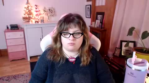 Morgan Lafeuille online show from December 19, 12:02 am