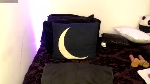 Nichole lights online show from April 27, 8:17 pm