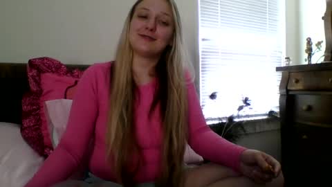 bigtittybella21 online show from July 7, 6:43 pm