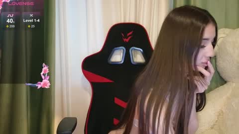 Christina online show from April 3, 2:48 pm