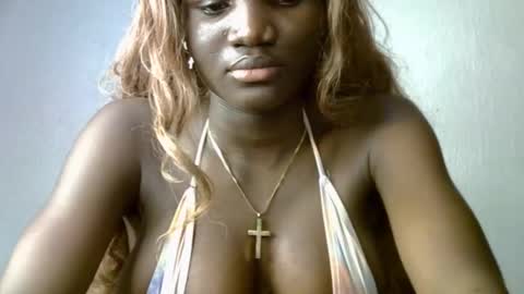 Esthy online show from October 2, 8:03 pm