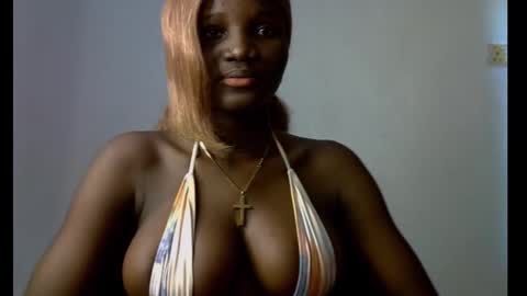 Esthy online show from October 16, 8:28 am